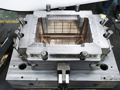 Box type injection mold