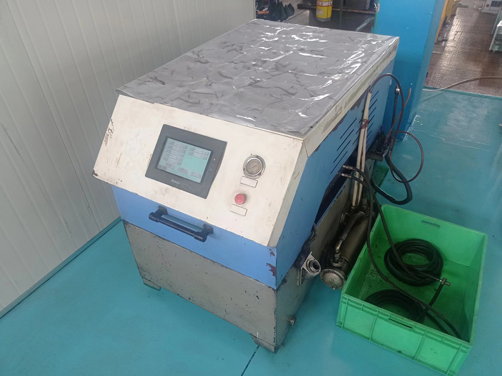 Comprehensive mold testing machine